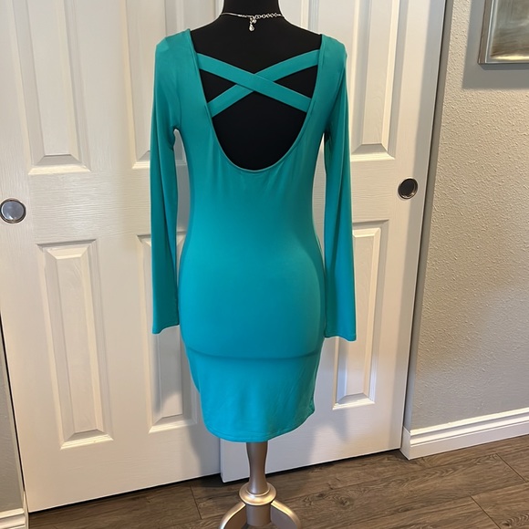Forever 21 color is Aqua, dress size L - Picture 3 of 6